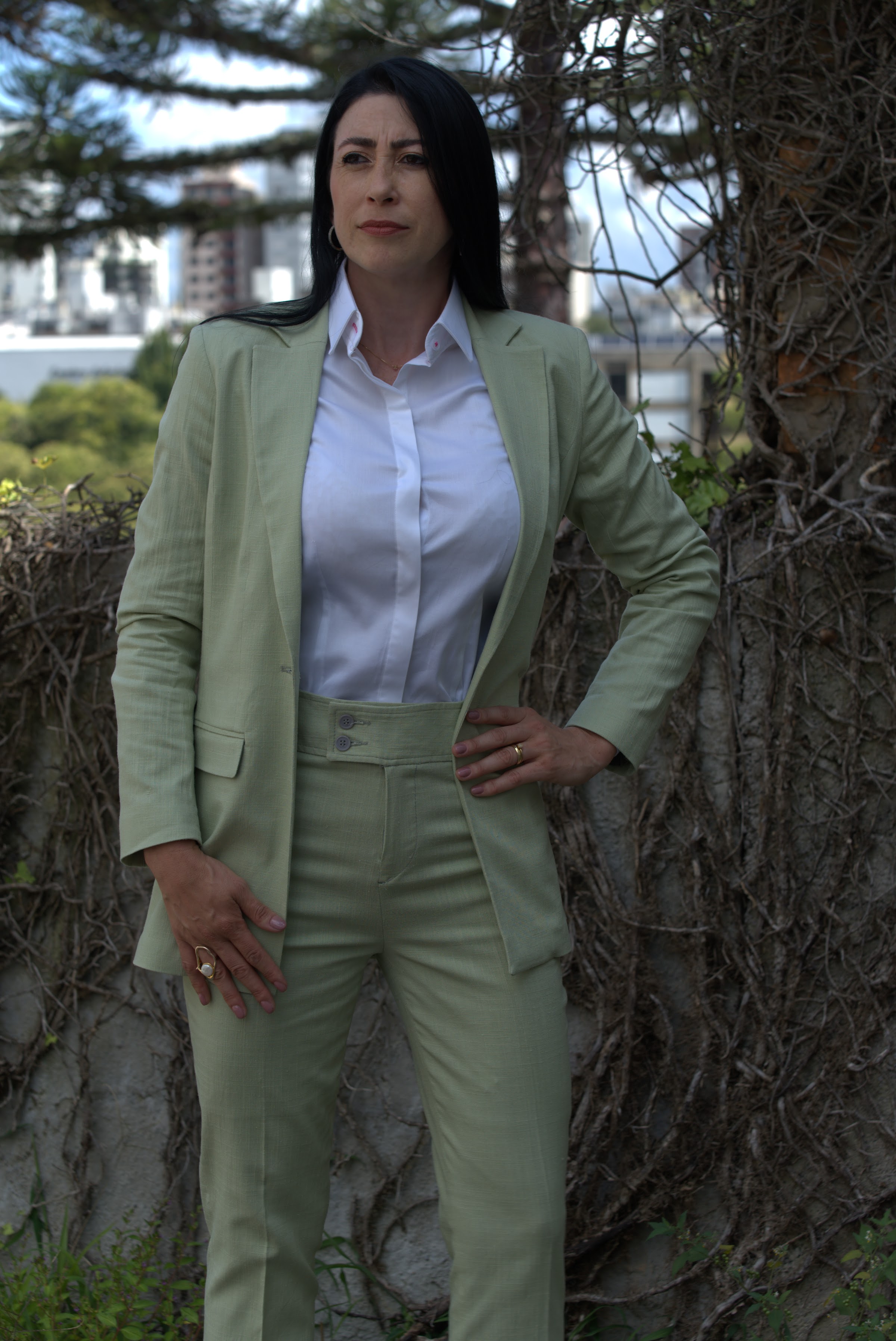 Blazer verde de linho — fotografia da peça Cris Taglieber